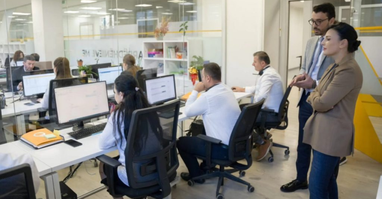 CALL CENTER prej 1 nëntorit shërbim 24 orë, Balluku-Karakaçi: OSHEE Group më pranë qytetarëve